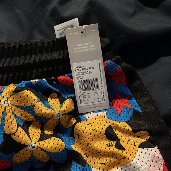 Adidas women’s basketball shorts - Picture 3 of 5